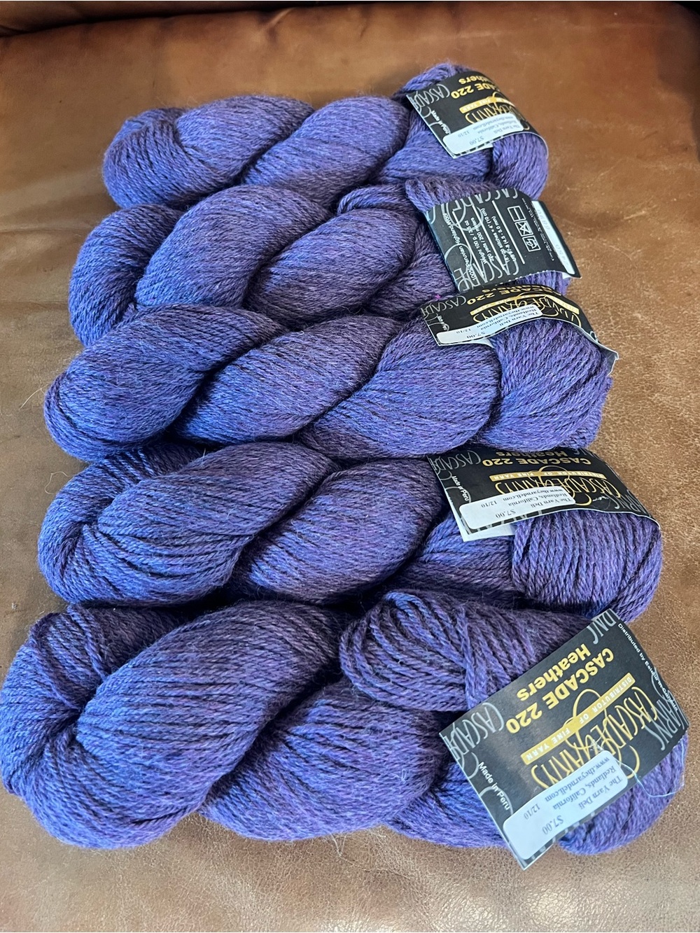 Cascade 220 Heathers Yarn in Purple 2450 Lot of 5 new - Picture 4 of 4